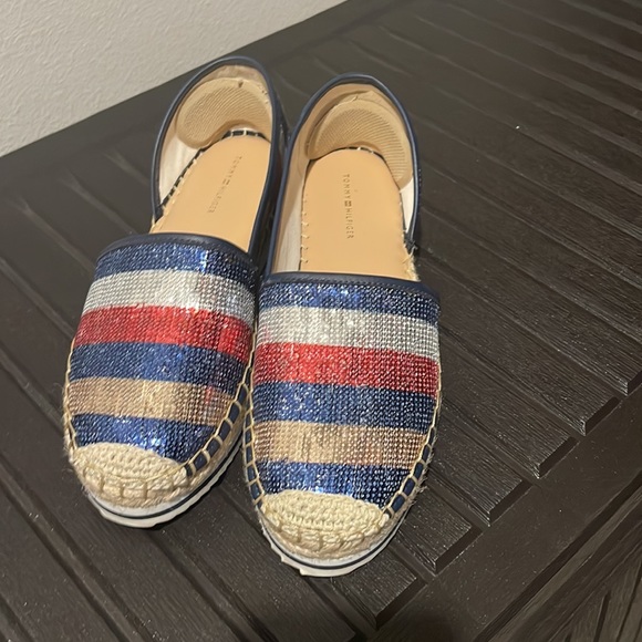 Blue sequin - Picture 2 of 2